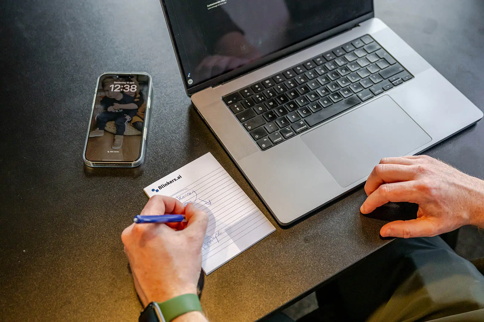 Aantekeningen maken op een Blinkers-notitieblok tijdens een Discovery-sessie